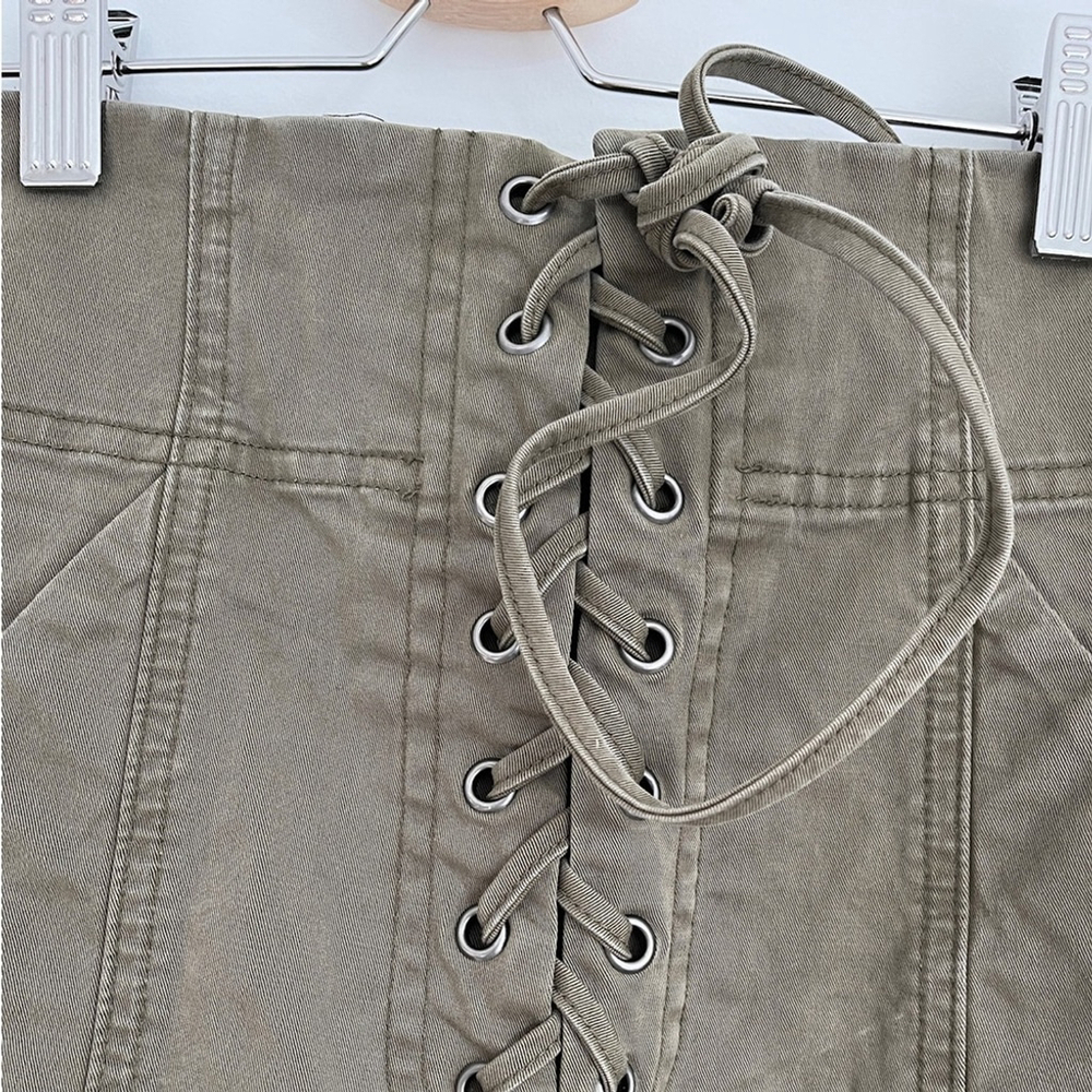A.L.C “Kyle” Lace Up Front Skinny Green Pants Size 2 - Picture 4 of 15